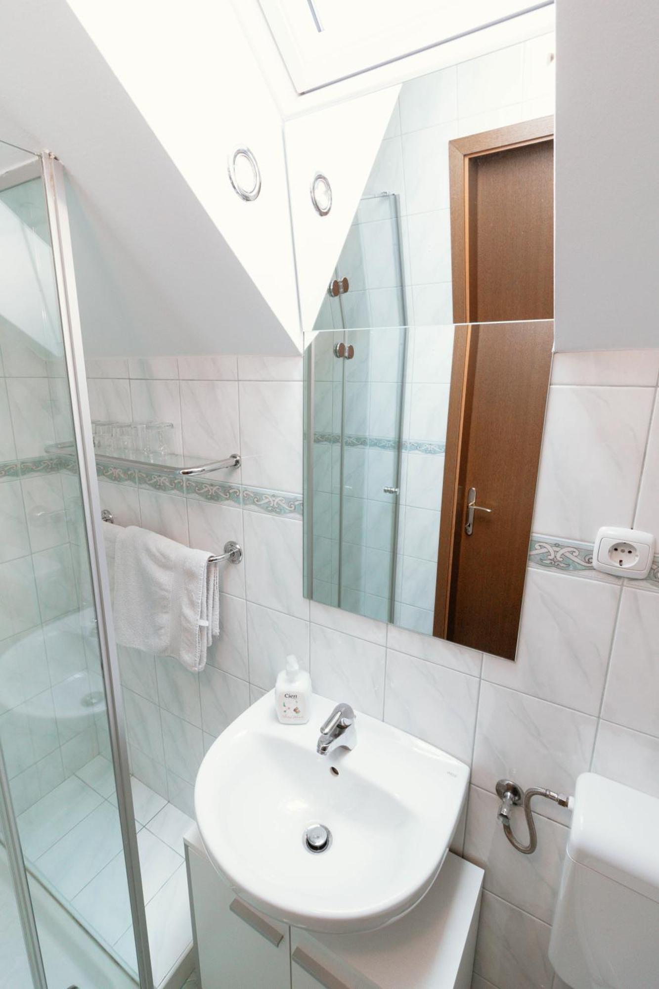 Apartments & Rooms Malej Bohinj Room photo